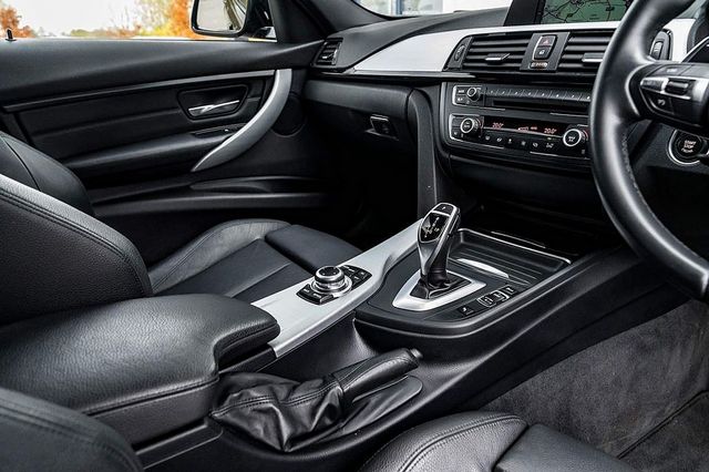 BMW 3 Series ActiveHybrid 3 M Sport (2015) - Picture 18