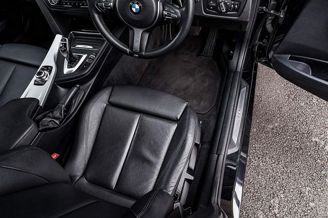 BMW 3 Series ActiveHybrid 3 M Sport (2015) - Picture 24