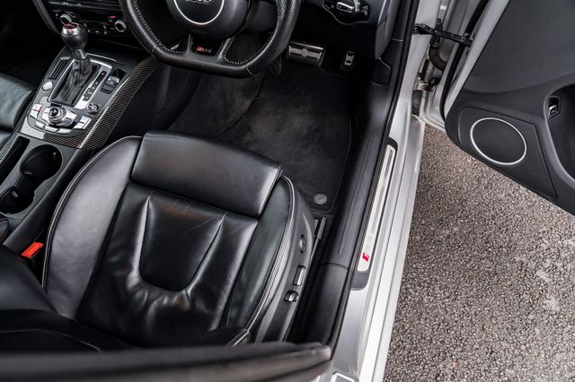 Audi RS4 Avant 4.2 FSI V8 Avant S Tronic quattro 5dr (2014) - Picture 22