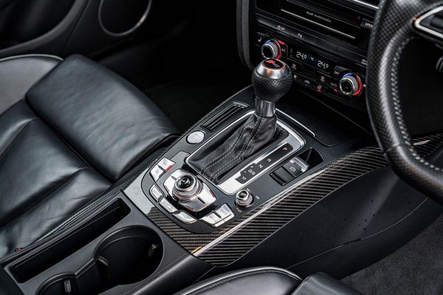 Audi RS4 Avant 4.2 FSI V8 Avant S Tronic quattro 5dr (2014) - Picture 30