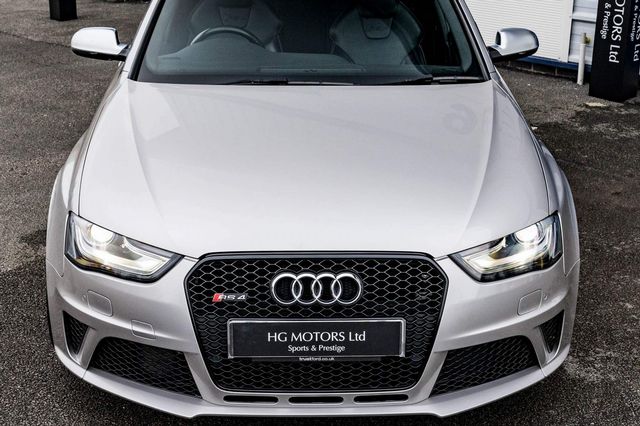 Audi RS4 Avant 4.2 FSI V8 Avant S Tronic quattro 5dr (2014) - Picture 6