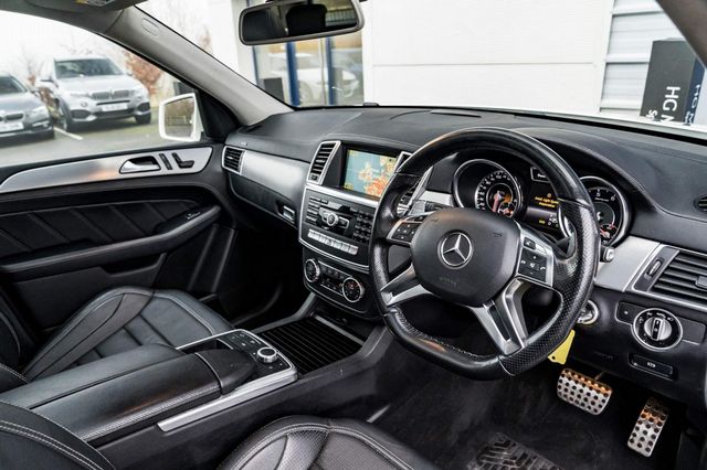 Mercedes-Benz M Class 5.5 ML63 V8 AMG Speedshift Plus 7G-Tronic 4WD 5dr (2014) - Picture 12