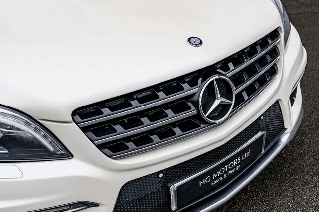 Mercedes-Benz M Class 5.5 ML63 V8 AMG Speedshift Plus 7G-Tronic 4WD 5dr (2014) - Picture 9