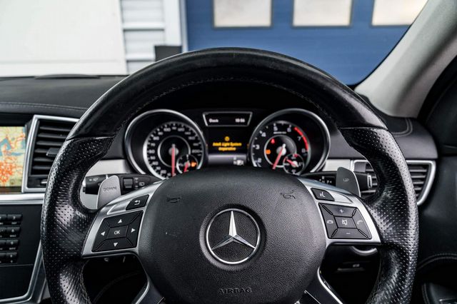 Mercedes-Benz M Class 5.5 ML63 V8 AMG Speedshift Plus 7G-Tronic 4WD 5dr (2014) - Picture 19