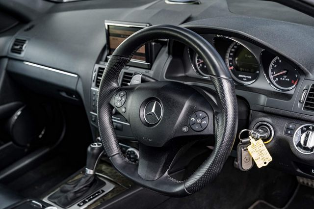 Mercedes-Benz C Class 6.3 C63 V8 AMG Saloon 4dr Petrol 7G-Tronic (280 g/km, 457 bhp) (2011) - Picture 22